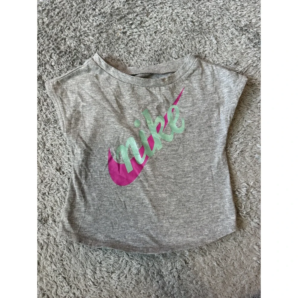 Nike Girls Graphic Swoosh T-Shirt Toddler Grey Pink Glitter Logo Tee